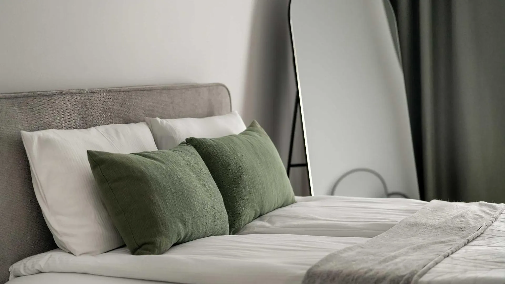 Bright Apartment Close To The Old Market Square In Poznan By Noclegi Renters